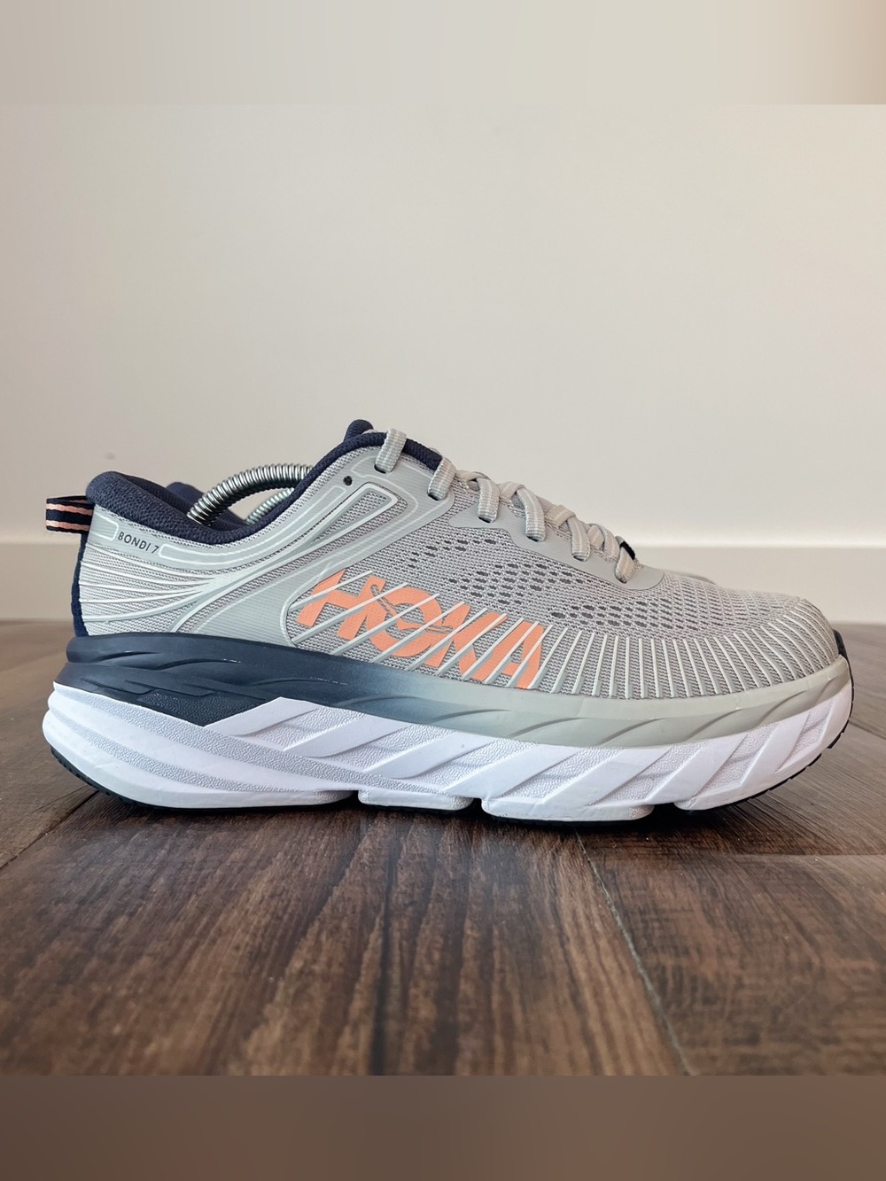 Hoka Bondi 7 Running Shoe Sneaker * no insoles * Lightweight Comfort Size 7 Gray